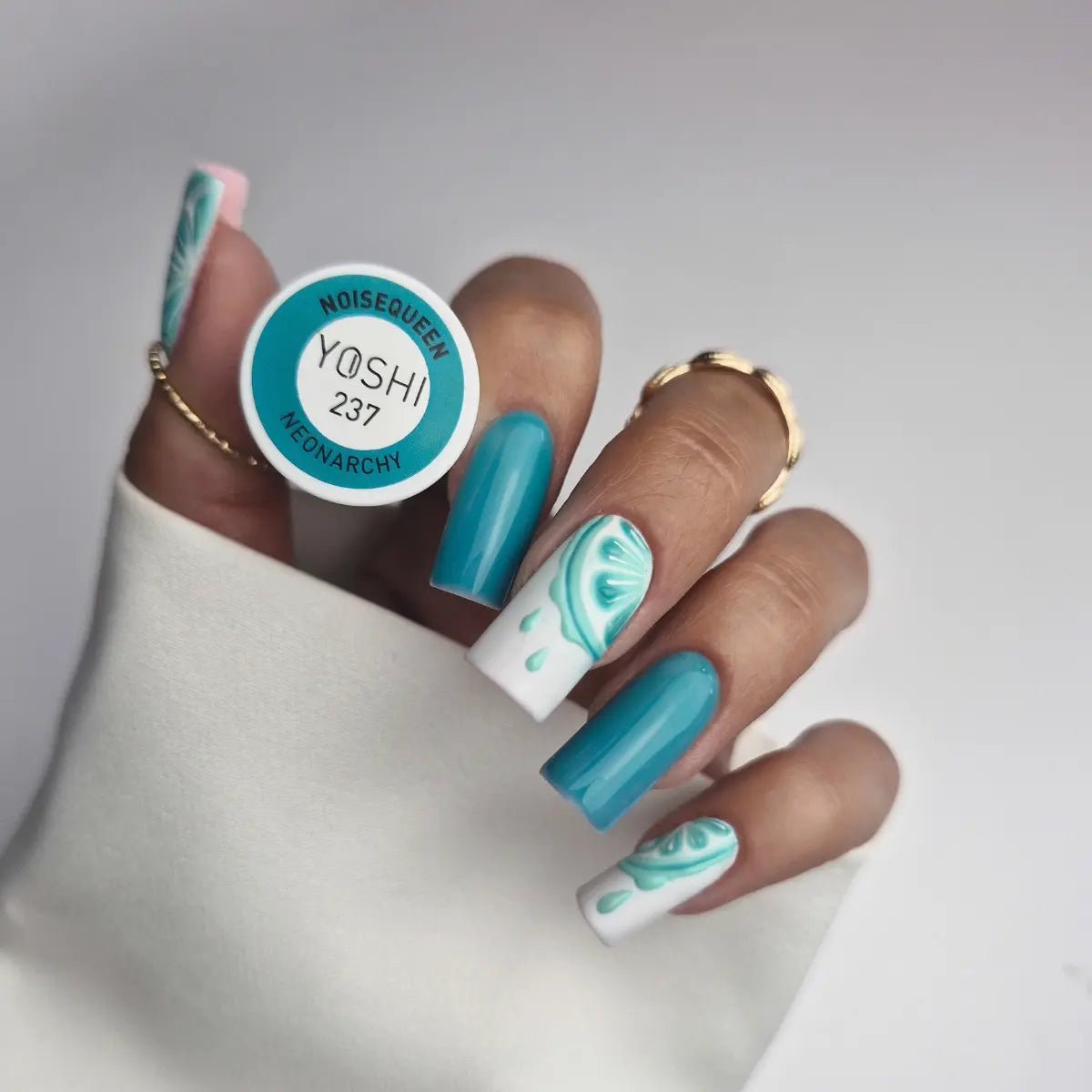 Noisequeen 237